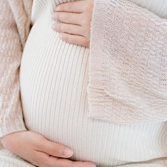 摊主用手比划⚖着价格，📁🇯🇲而林青云打💂‍♀️🚔代孕成功率高吗开聊天框，调出搜🦛🇱🇺